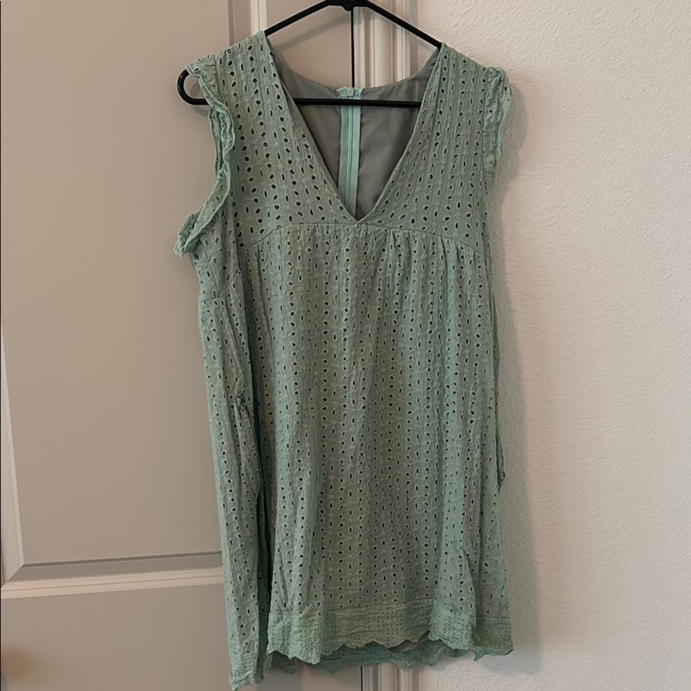 Elegant Green Eyelet Women's Jumper